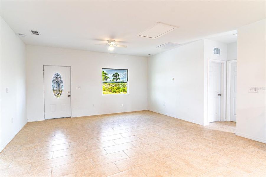 Spacious, unfurnished interior of a new home in , Lake Placid (Image 13).