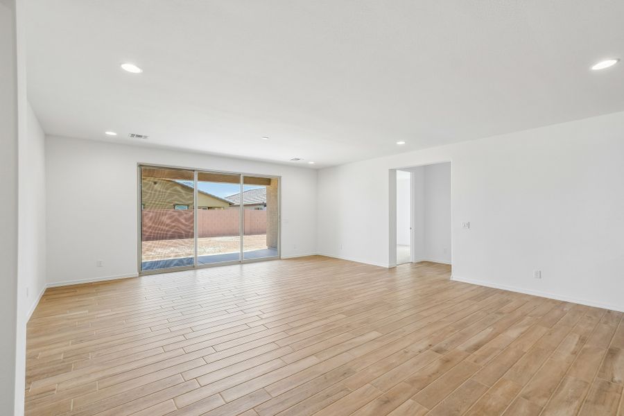 Spacious, unfurnished interior of a new home in Artisan at Asante, Surprise (Image 21). Spacious, unfurnished interior of a new home in Artisan at Asante, Surprise (Image 21).