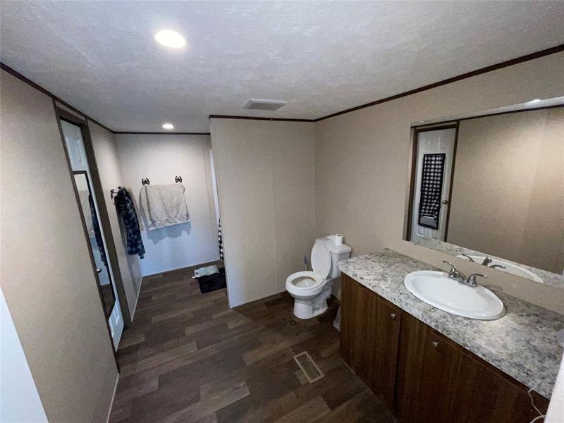 Image 34 of a home in .