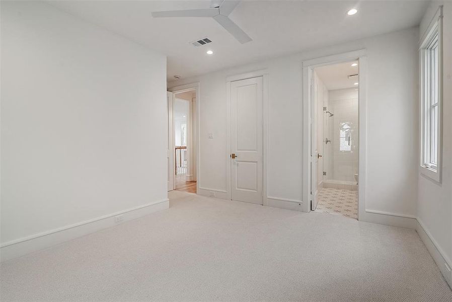 Spacious, unfurnished interior of a new home in , Dallas (Image 33).
