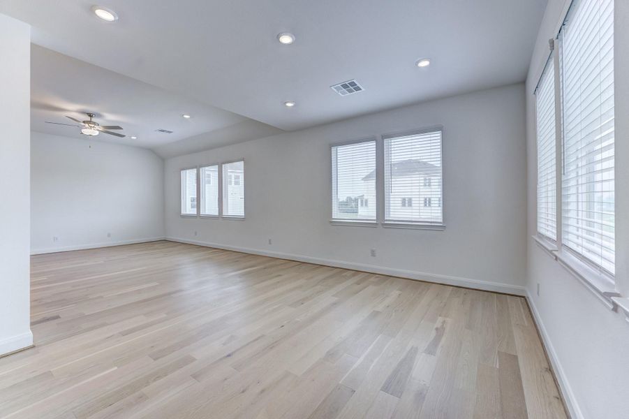 Spacious, unfurnished interior of a new home in Townsen Landing, Humble (Image 25).