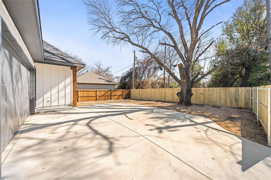 Exterior details and patio area of a home in , Fort Worth (Image 3).