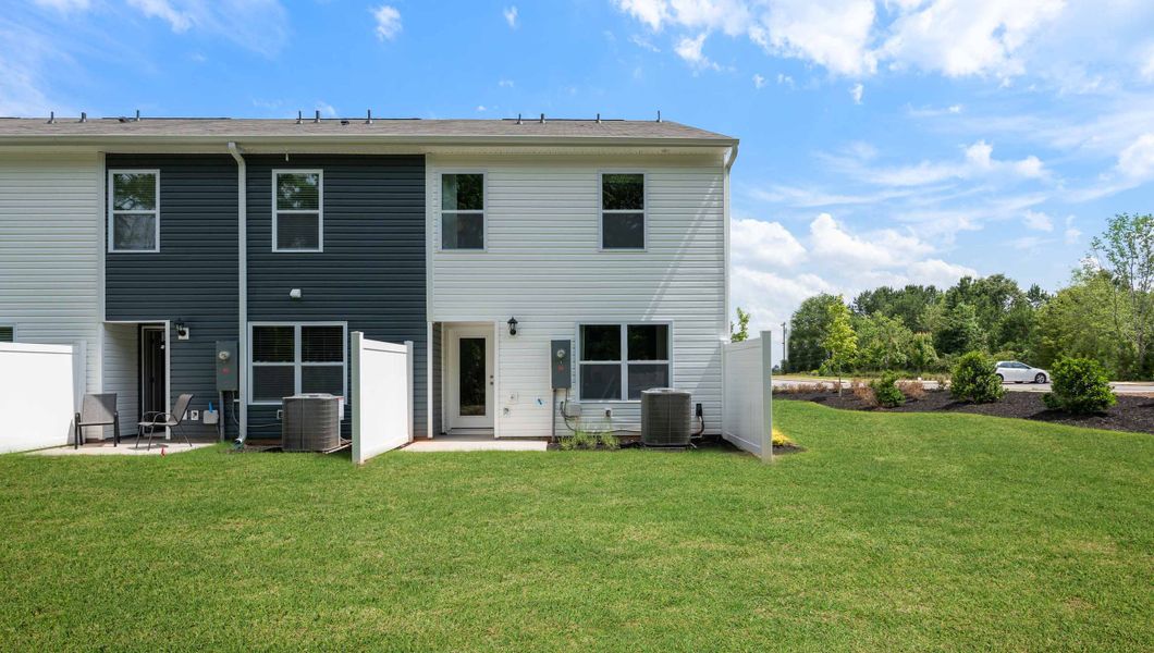 Representative exterior details of a home built from the Pearson by D.R. Horton in Chestnut Ridge Townhomes, Greenville (Image 3).