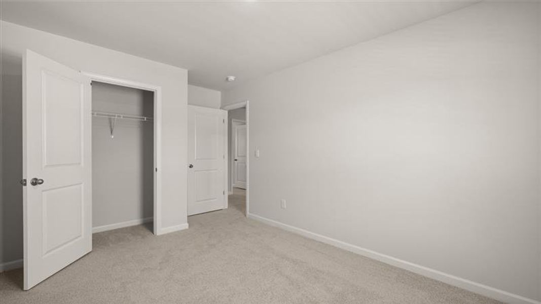 Spacious, unfurnished interior of a new home in Sherwood Manor, Atlanta (Image 17).