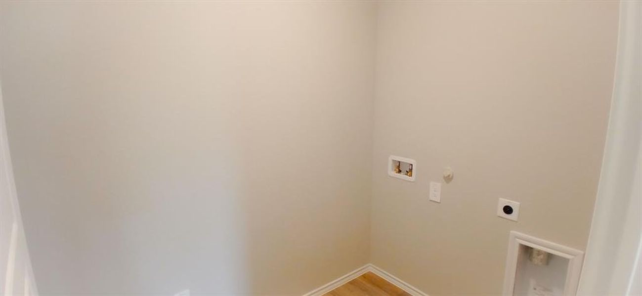 Spacious, unfurnished interior of a new home in The Canyons, Keene (Image 10).