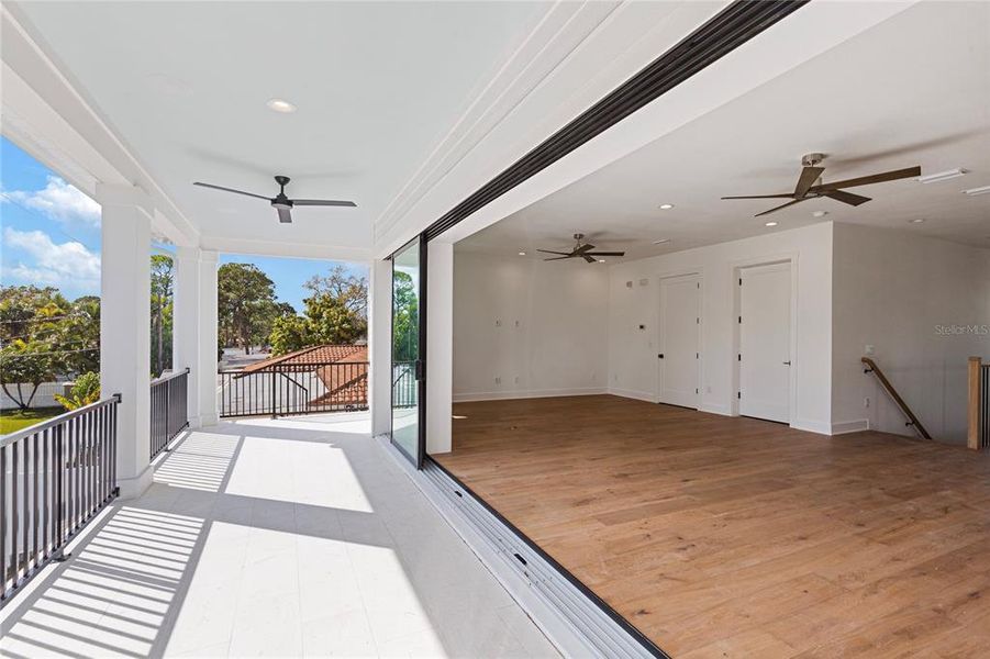 Spacious, unfurnished interior of a new home in , St. Petersburg (Image 39).