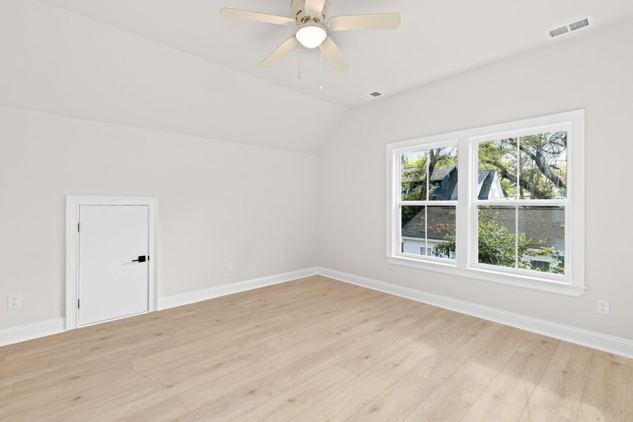 Spacious, unfurnished interior of a new home in Park Circle Single Family Homes, North Charleston (Image 23).