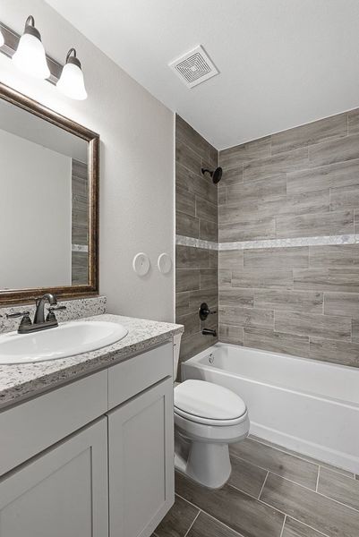 Representative furnished interior of a home built from the Rose- 1941SSC by Saratoga Homes in Paseo Del Este, El Paso (Image 12).