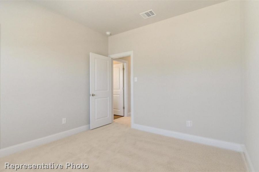Representative unfurnished interior of a home built from the Harvest Ridge 1782 by Brohn Homes in Harvest Ridge, Elgin (Image 11).
