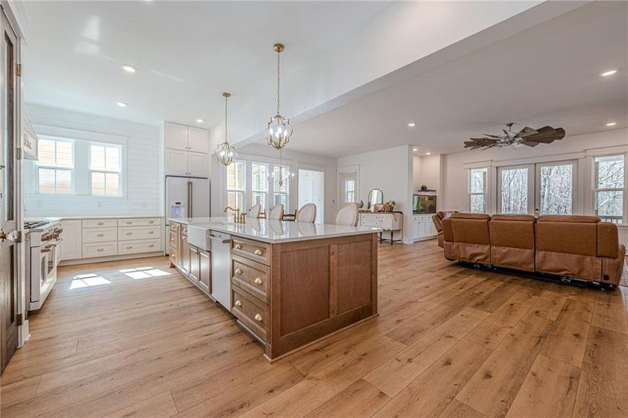 Furnished interior view inside a new home in , Waleska (Image 19).