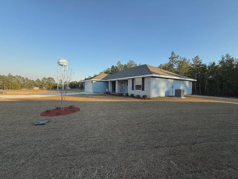 Exterior details and patio area of a home in Ashton View, Crestview (Image 4).