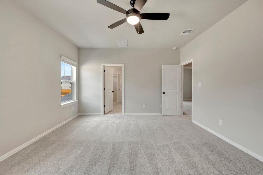 Spacious, unfurnished interior of a new home in Heritage, Dripping Springs (Image 17).