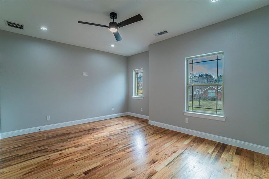 Spacious, unfurnished interior of a new home in , Dallas (Image 26).