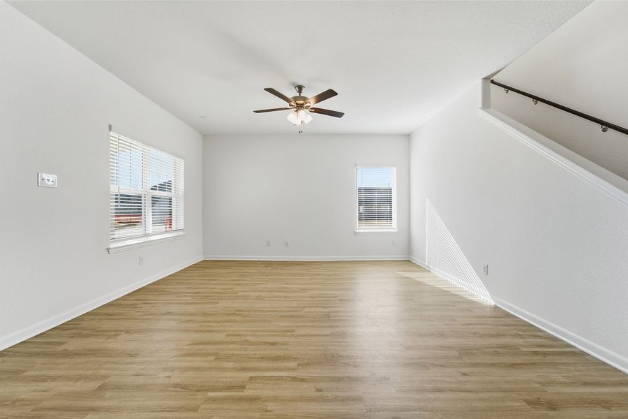 Spacious, unfurnished interior of a new home in La Terra, Celina (Image 14).