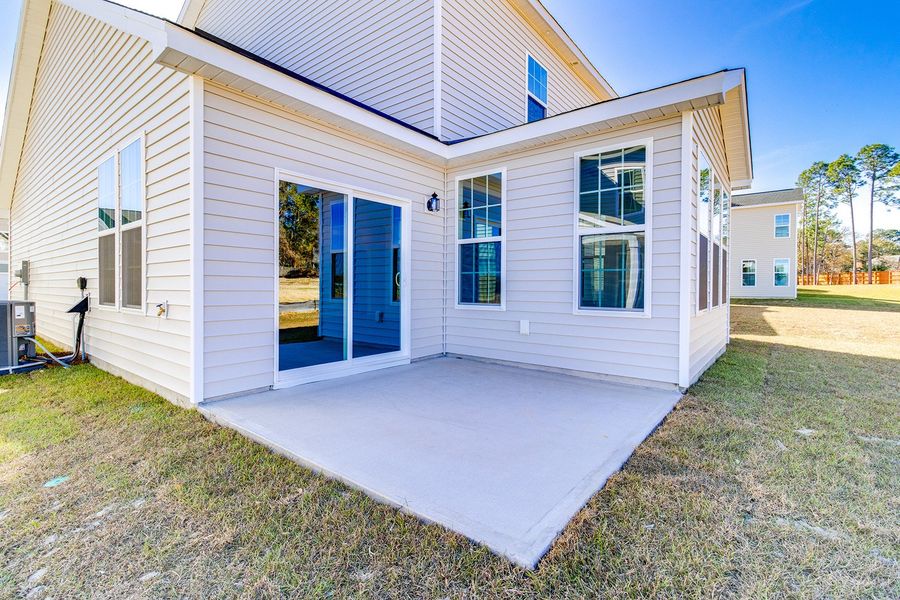 Exterior details and patio area of a home in Hendrix Farms, Lexington (Image 3).