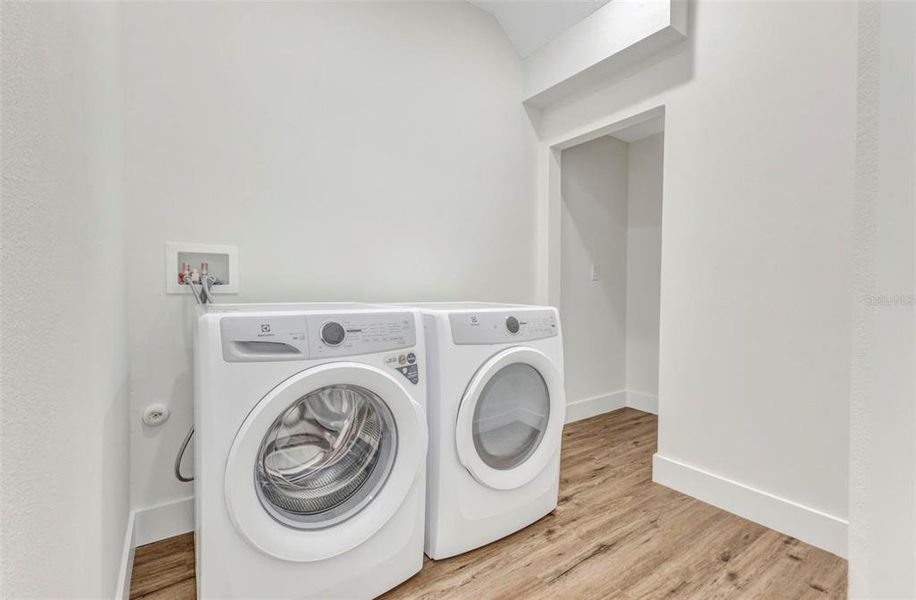 Close-up of interior finishes inside a home in , Port Charlotte (Image 20).