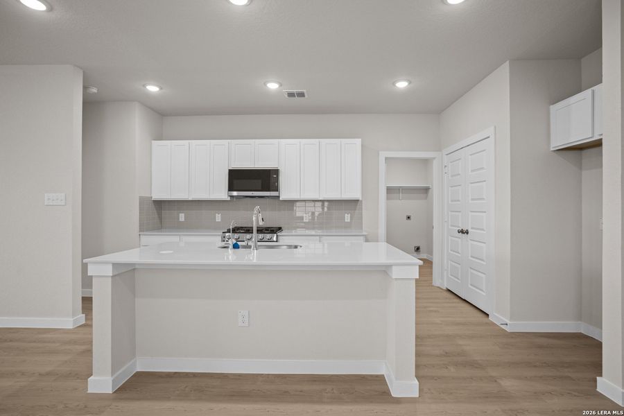 Furnished interior view inside a new home in Mesa Vista, San Antonio (Image 10).