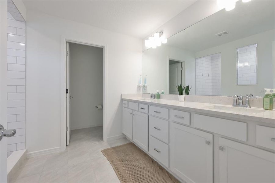 Furnished interior view inside a new home in , Valrico (Image 20).