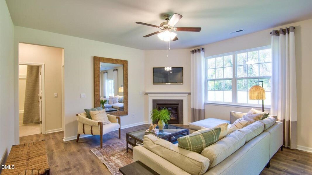 17-Living Area-Resized