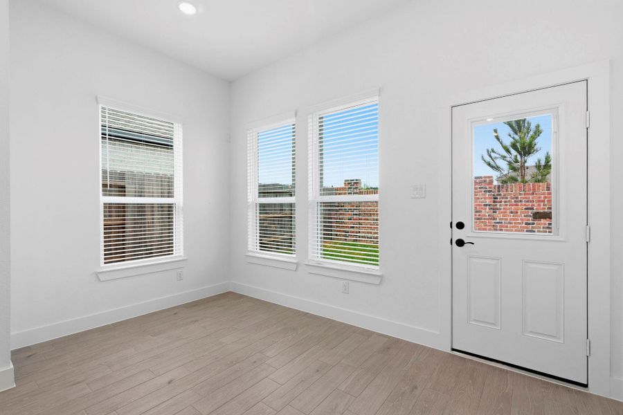 Spacious, unfurnished interior of a new home in Emory Glen, Magnolia (Image 15).