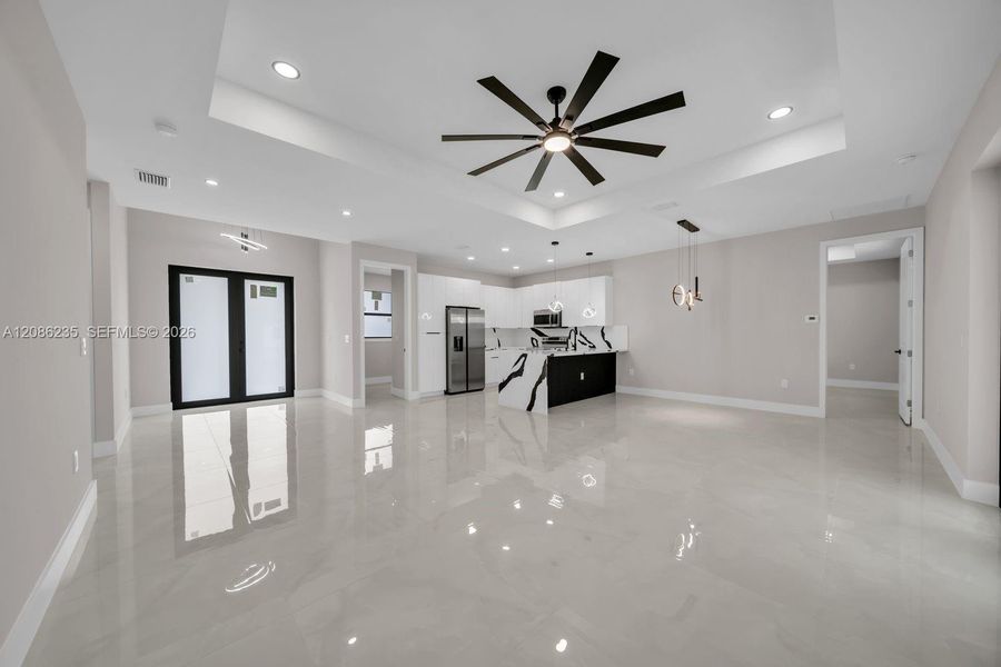 Spacious, unfurnished interior of a new home in , Lehigh Acres (Image 13).