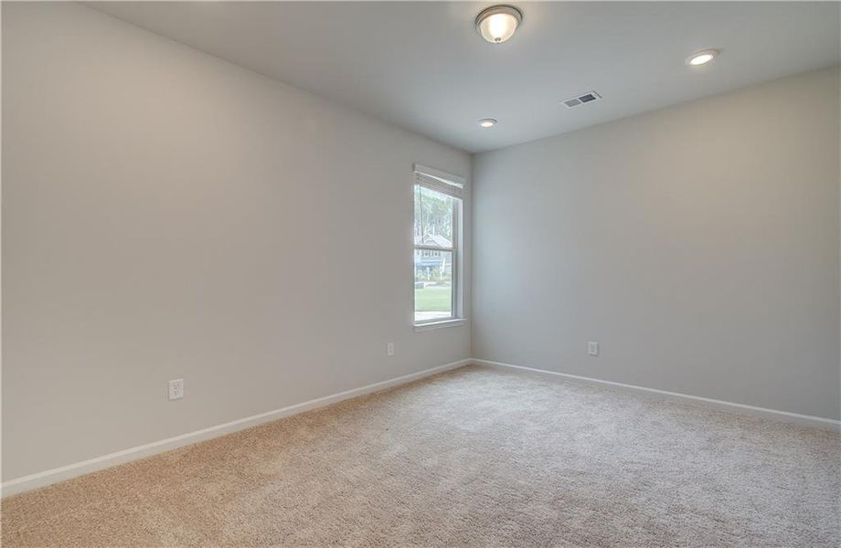 Spacious, unfurnished interior of a new home in Grandview at Millers Mill, Stockbridge (Image 21).
