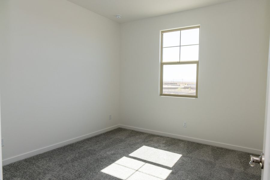 Spacious, unfurnished interior of a new home in Rancho Santa Rosa, Maricopa (Image 23).