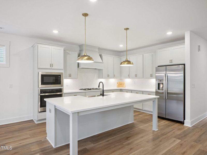 16-web-or-mls-Big Bradley Dr-L1209-014