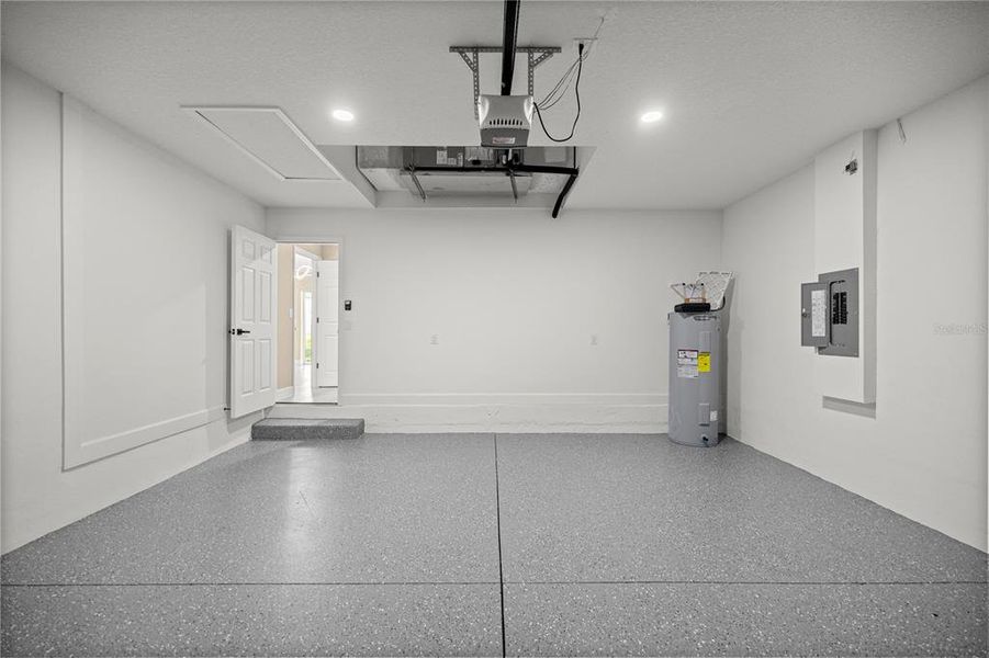 Spacious, unfurnished interior of a new home in , Belleview (Image 16).