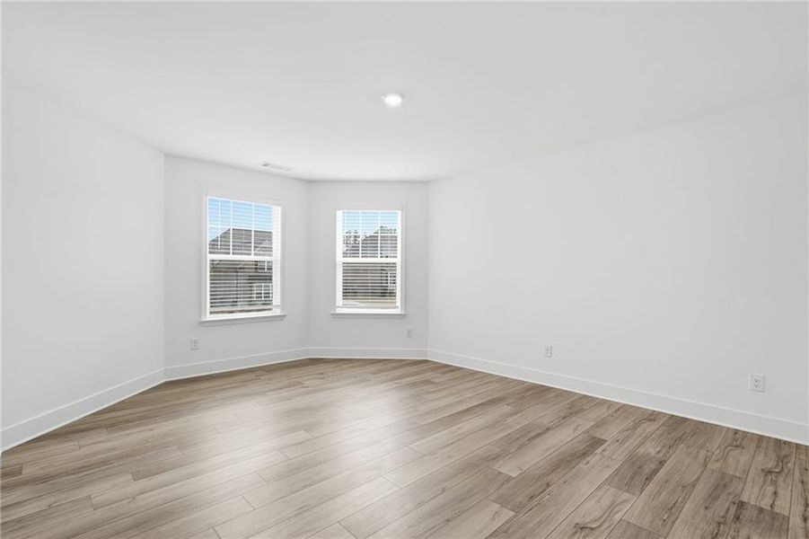 Spacious, unfurnished interior of a new home in Deer Valley, Canton (Image 23).