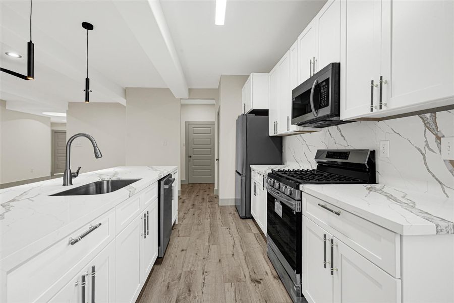 Furnished interior view inside a new home in , La Marque (Image 8).