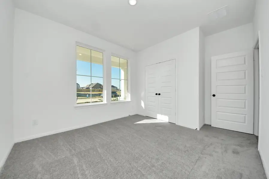 Spacious, unfurnished interior of a new home in Elyson, Katy (Image 29).