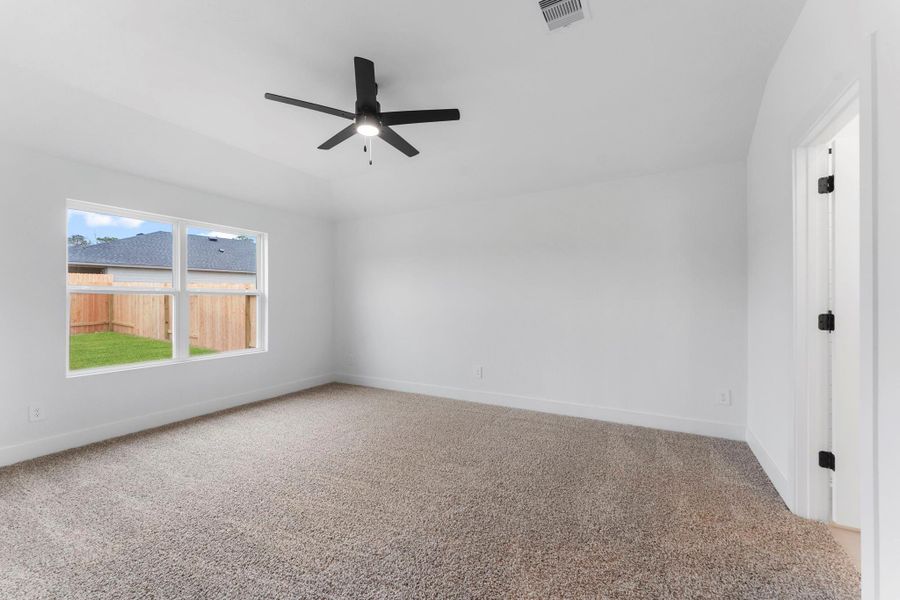 Spacious, unfurnished interior of a new home in Chapel Lakes, Montgomery (Image 39).