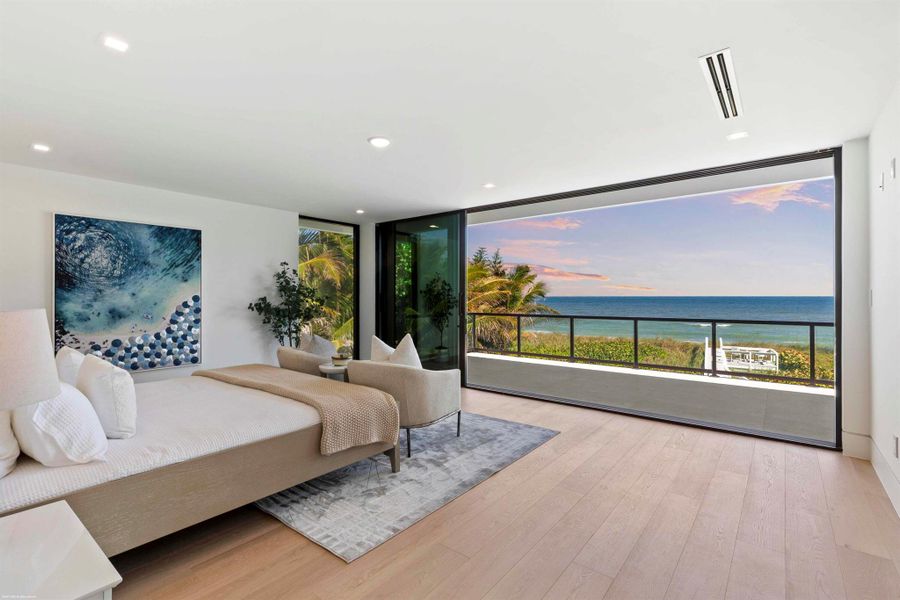 Furnished interior view inside a new home in , Jupiter Island (Image 51).