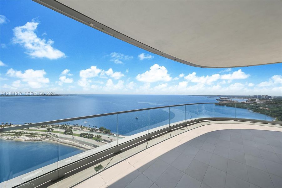 Condo located in Miami, FL showcasing its design and architecture (Image 13).