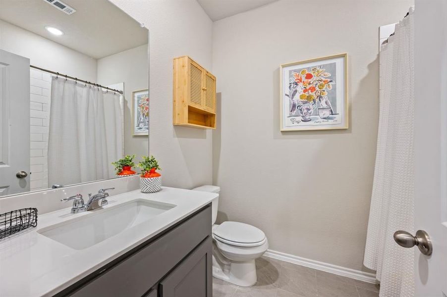 Furnished interior view inside a new home in , Fort Worth (Image 11).