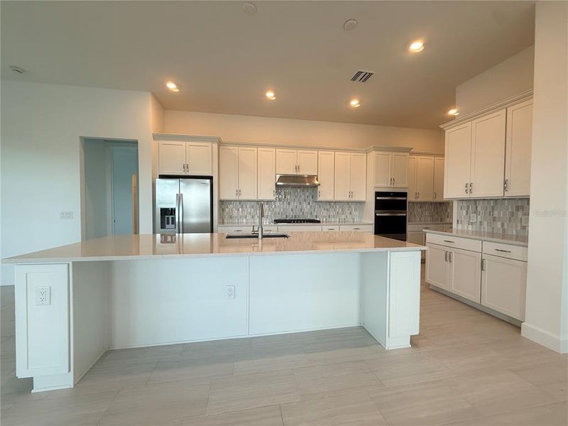 Furnished interior view inside a new home in Del Webb Catalina, Lakewood Ranch (Image 11).