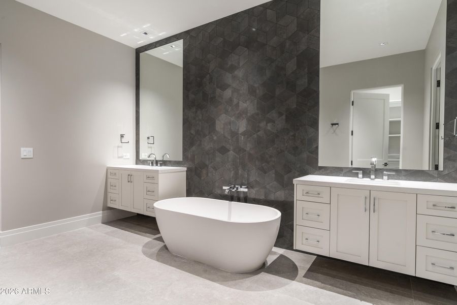 18720 N 101st St #3008