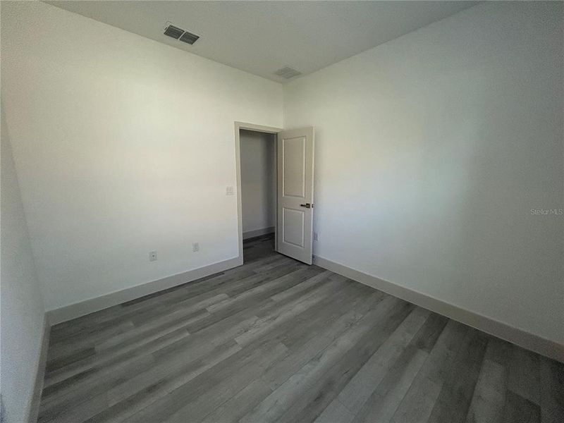 Spacious, unfurnished interior of a new home in , Citrus Springs (Image 23).