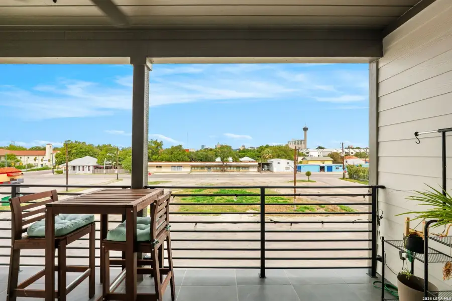 Exterior details and patio area of a home in Playmoor, San Antonio (Image 3).