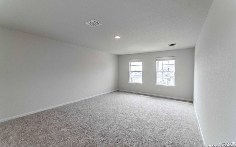 Spacious, unfurnished interior of a new home in Hunter's Ranch, San Antonio (Image 6). Spacious, unfurnished interior of a new home in Hunter's Ranch, San Antonio (Image 6).