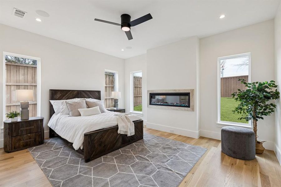 Furnished interior view inside a new home in , Dallas (Image 26).