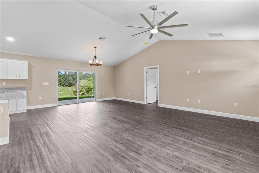 Spacious, unfurnished interior of a new home in , Citrus Springs (Image 14).