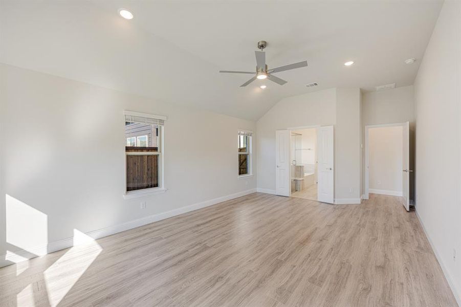 Spacious, unfurnished interior of a new home in ArrowBrooke Classic 50, Aubrey (Image 22).