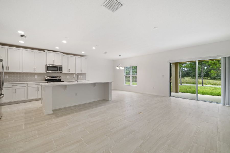 Spacious, unfurnished interior of a new home in Lake Lincoln, Eustis (Image 3). Spacious, unfurnished interior of a new home in Lake Lincoln, Eustis (Image 3).