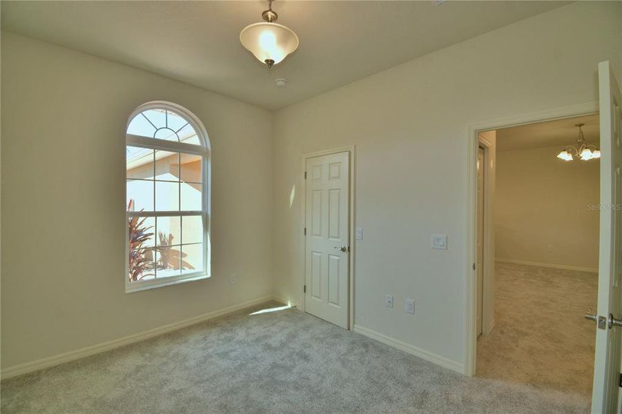 Spacious, unfurnished interior of a new home in , Winter Haven (Image 19).