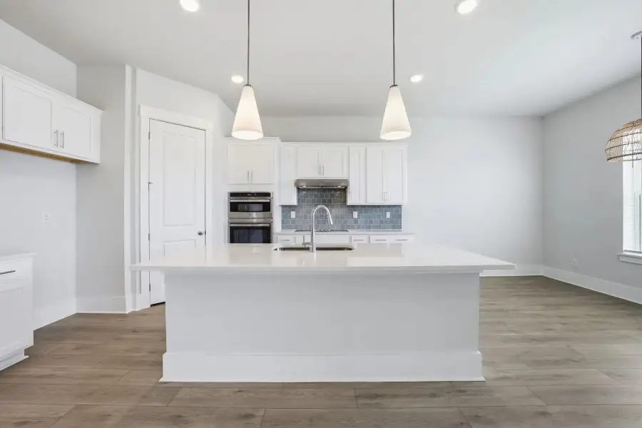 Similar Santorini floorplan. Features and finishes may vary.