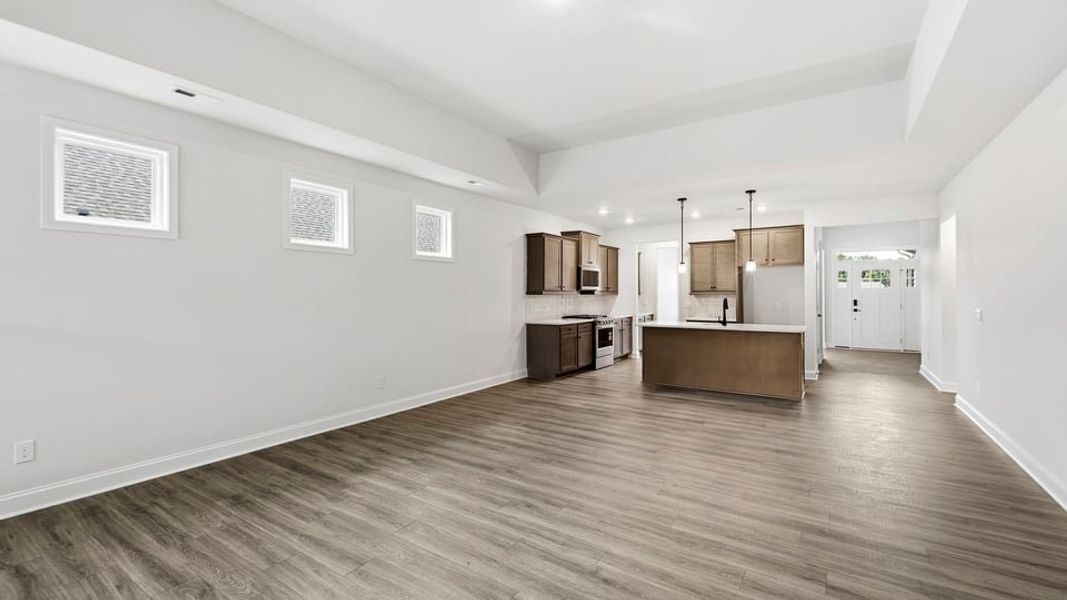 Spacious, unfurnished interior of a new home in Blue Ridge Trail, Fountain Inn (Image 24).