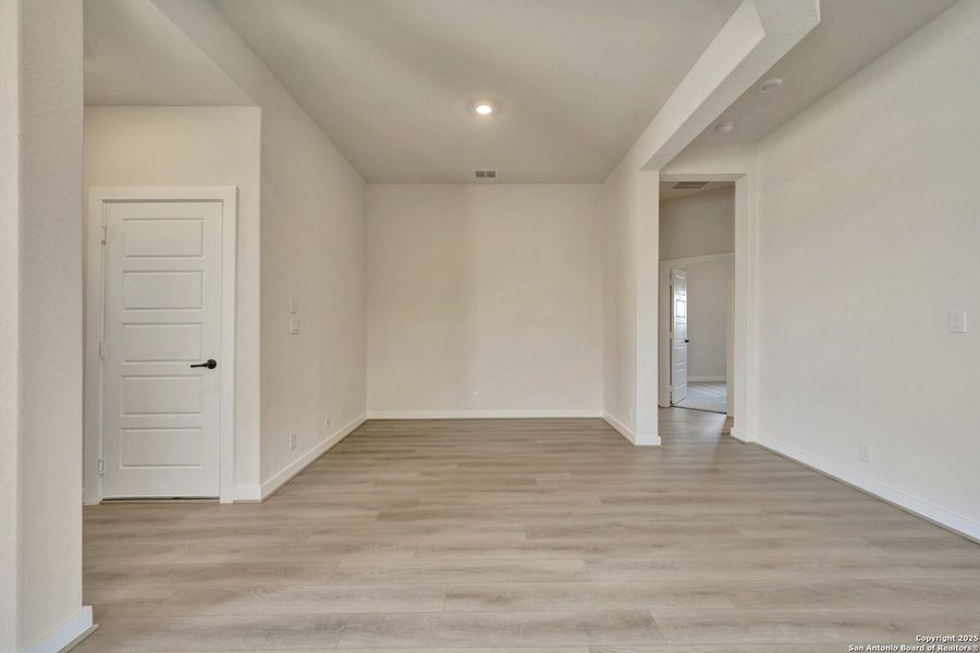Spacious, unfurnished interior of a new home in , New Braunfels (Image 19). Spacious, unfurnished interior of a new home in , New Braunfels (Image 19).