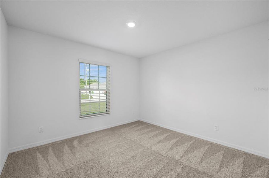 Spacious, unfurnished interior of a new home in , Port Charlotte (Image 14).
